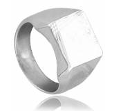 Man ring square time